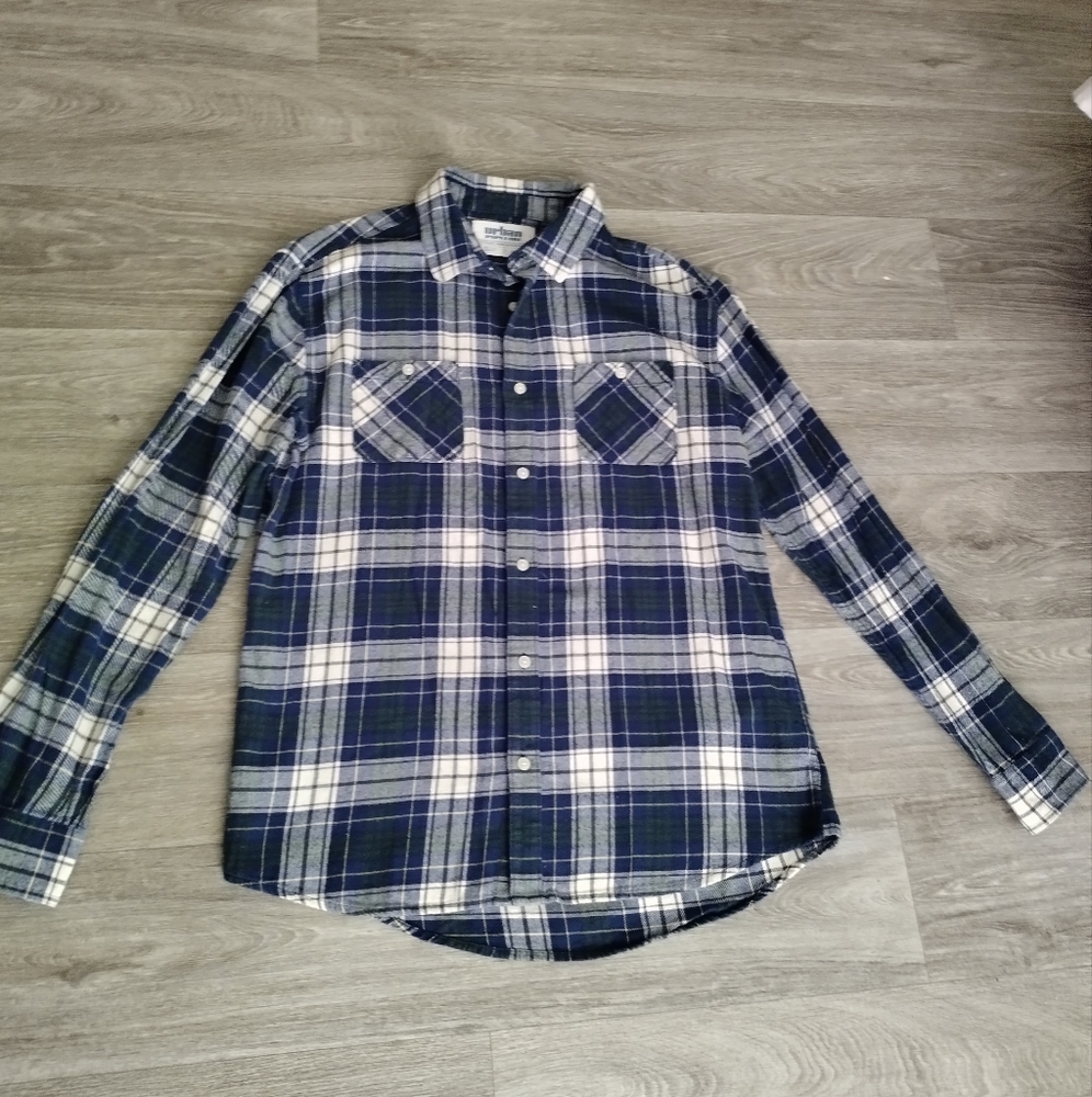 Urban Pipeline Flannel men o womens square, size L, good condition.